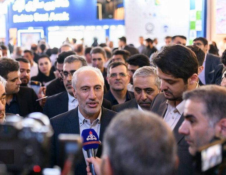 صنعت نفت موتور محرک اقتصاد کشور است
