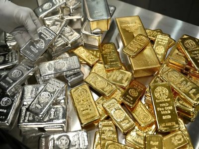 طلای جهانی سوار بر مرکب صعود