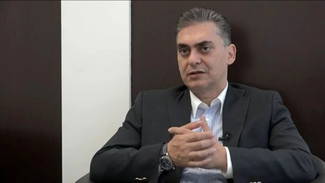 لاهوتی: به صادرکنندگان واقعی فرصت دهید/ مهلت ۳ تا ۵ روزه برای بازگشت ارز کافی نیست !